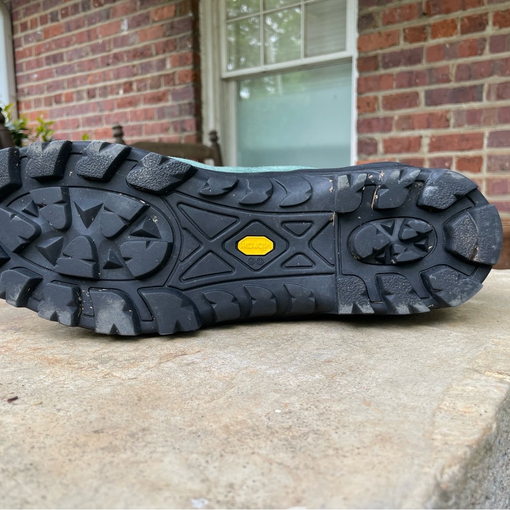 Men’s Lowa Green Suede Hiking Boots with Black Toe Caps - Picture 10 of 16